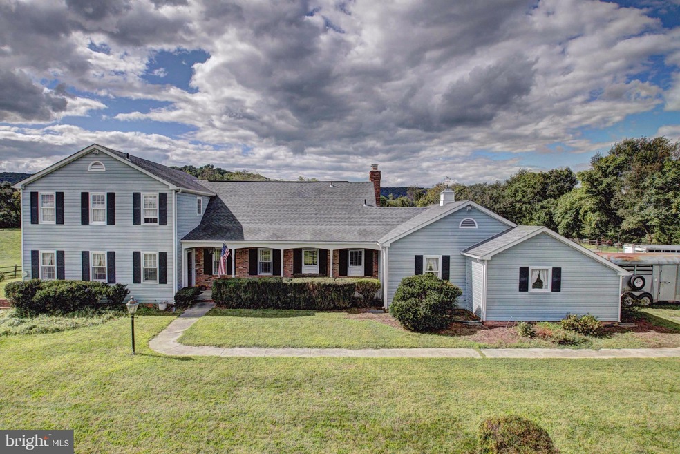 15219 Edgegrove Rd, Hillsboro, VA 20132 - photo 1