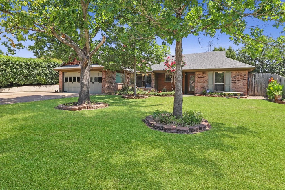 7905 Irish Dr, North Richland Hills, TX 76180 - photo 1