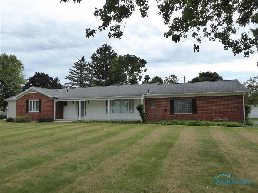 207 Walnut St, Archbold, OH 43502 - photo 1