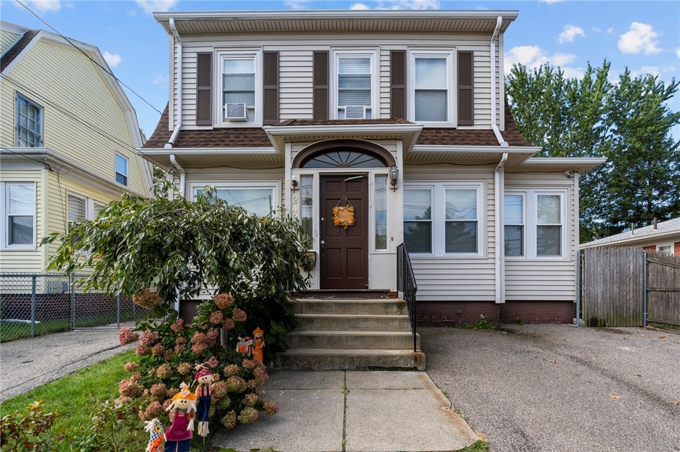246 Roger Williams Ave, Providence, RI 02907 - photo 1