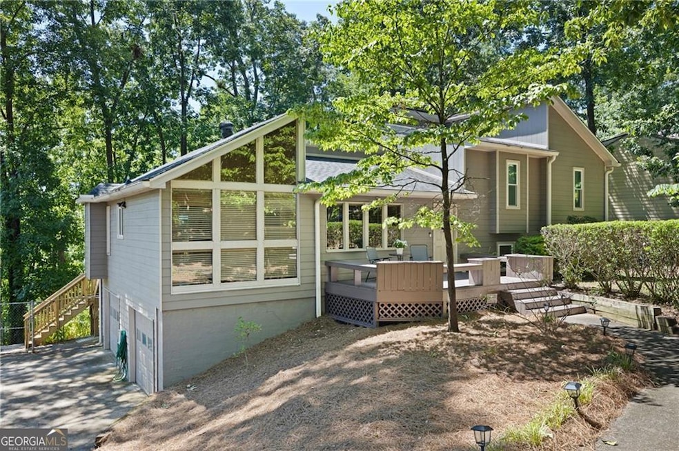 1999 Kinridge Rd, Marietta, GA 30062 - photo 1