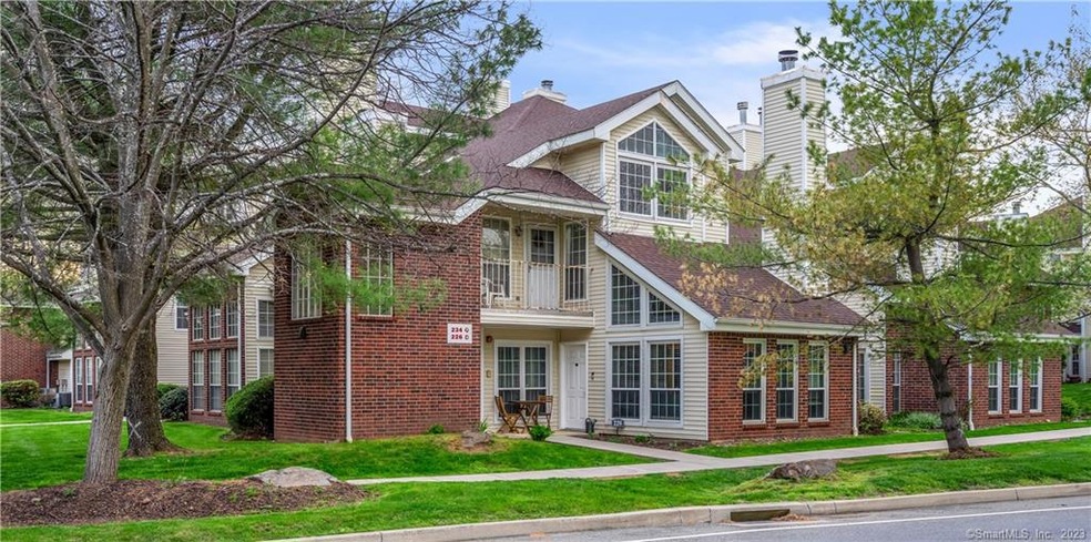 226 Carriage Crossing Ln unit 226, Middletown, CT 06457 - photo 1