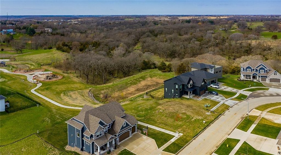 9124 Abram Dr, West Des Moines, IA 50266 - photo 1