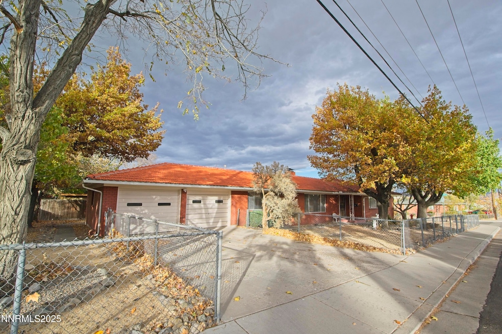 995 Roberts St, Reno, NV 89502 - photo 1
