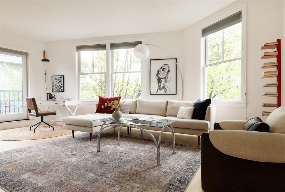 Pending $1,195,000 • Co-Listing Agent