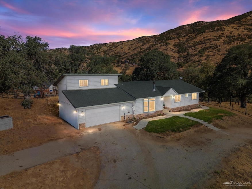 26001 Cumberland Rd, Tehachapi, CA 93561 - photo 1