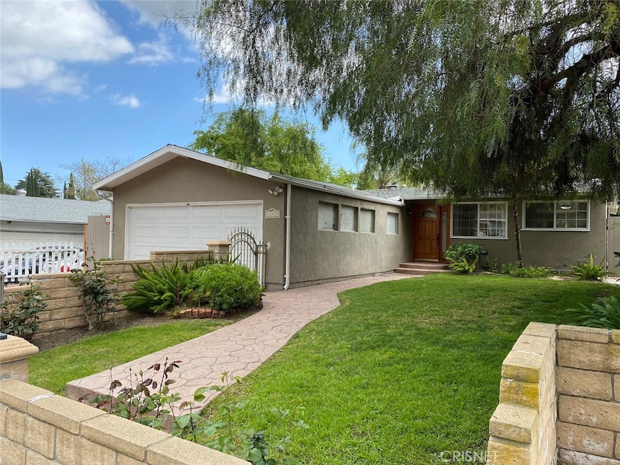 22218 Buena Ventura St, Woodland Hills, CA 91364 - photo 1