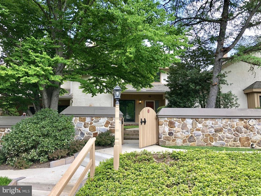 17 Sugar Knoll Dr unit 17, Devon, PA 19333 - photo 1