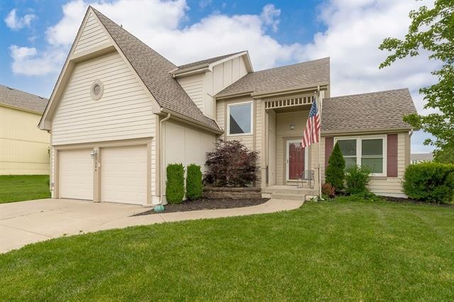 304 SW Seagull St, Lees Summit, MO 64082 - photo 1