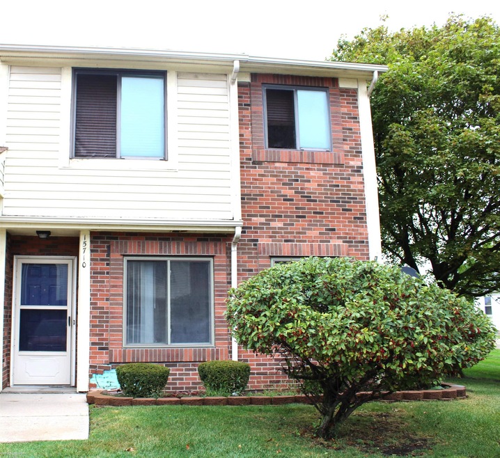 15710 Orchard Ln unit 6, Roseville, MI 48066 - photo 1