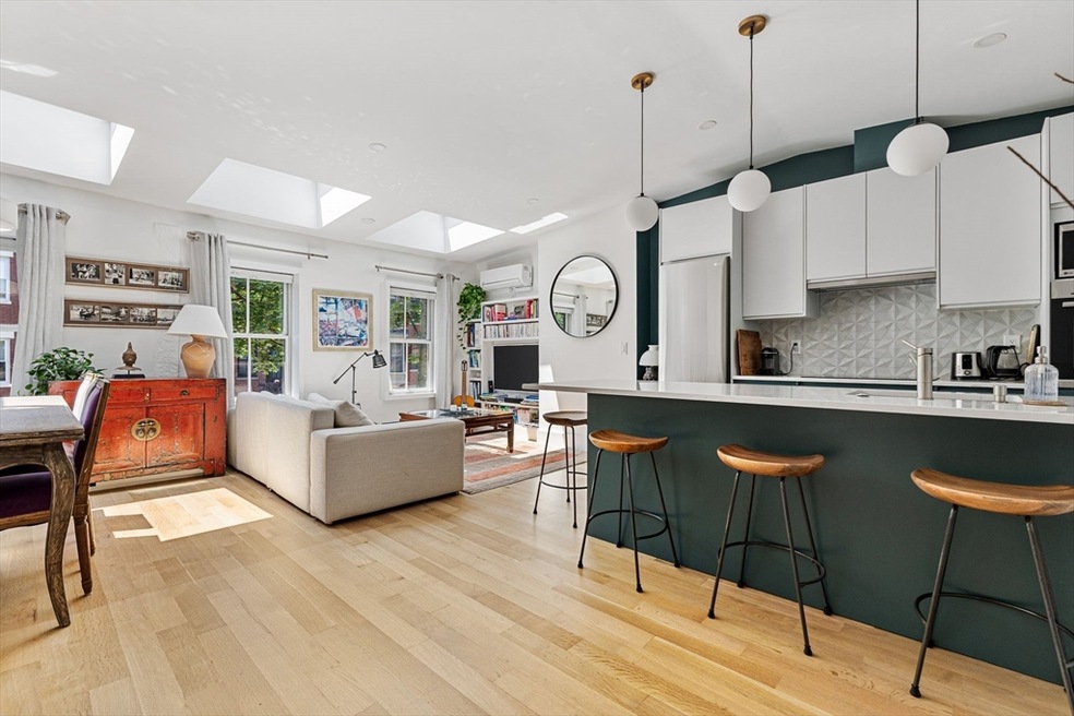 201 W Springfield St unit 3, Boston, MA 02118 - photo 1