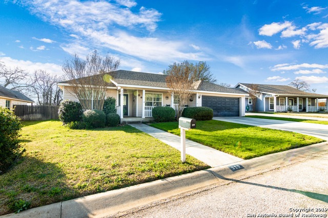 229 Green Oaks Loop, Fredericksburg, TX 78624 - photo 1