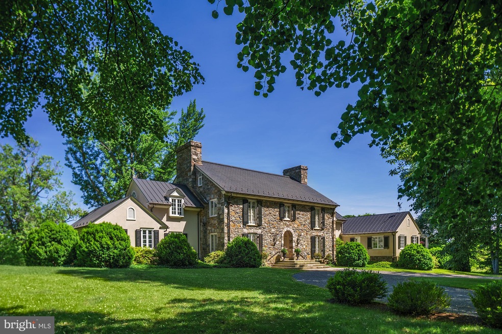 22876 Foxcroft Rd, Middleburg, VA 20117 - photo 1