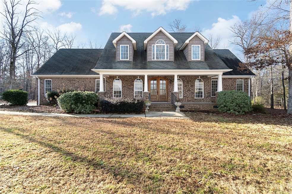 Front of home, facing United Avenue.
