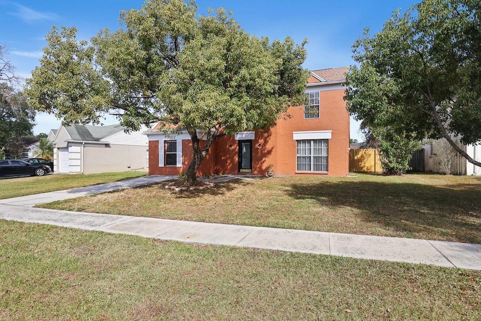 2107 Shady Point Ln, Brandon, FL 33510 - photo 1