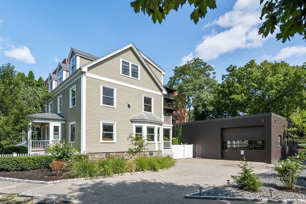 20 Pond Ln unit 2, Arlington, MA 02474 - photo 1