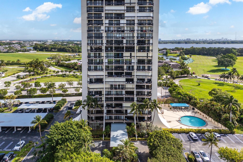 Lincoln Tower unit 9030, West Palm Beach, FL 33401 - photo 1
