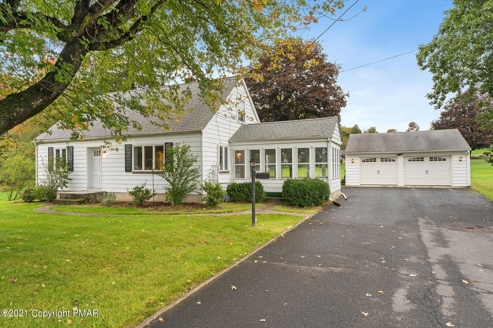 2004 Chipperfield Dr, Stroudsburg, PA 18360 - photo 1