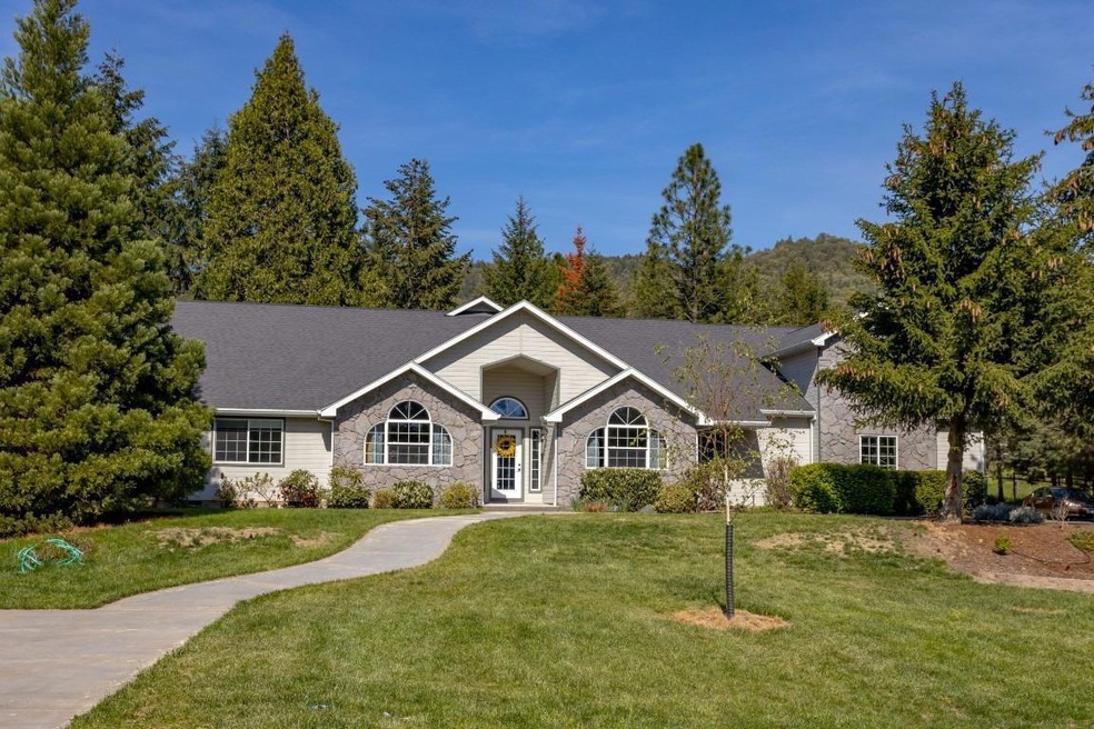 380 Pair A Dice Ranch Rd, Jacksonville, OR 97530 - photo 1