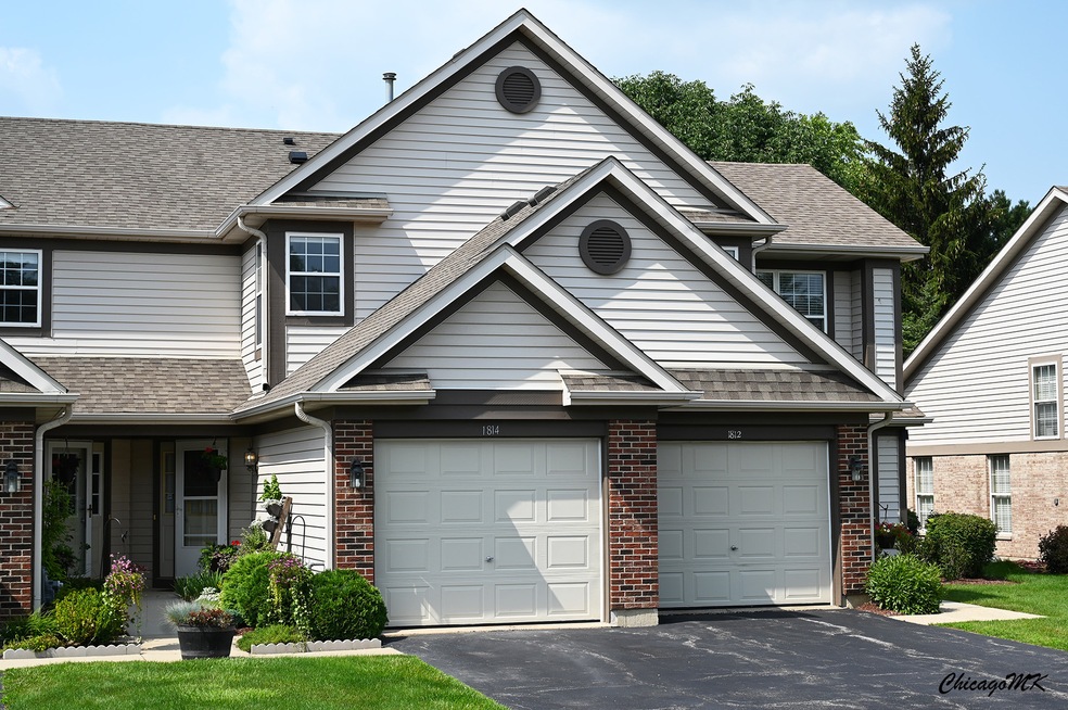 1814 Grove Ave unit 16B181, Schaumburg, IL 60193 - photo 1