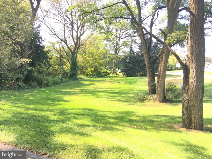 1126 N Franklin St, Chambersburg, PA 17201 - photo 1