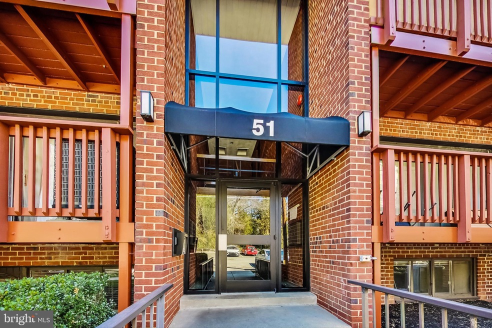 51 Skyhill Rd unit 203, Alexandria, VA 22314 - photo 1