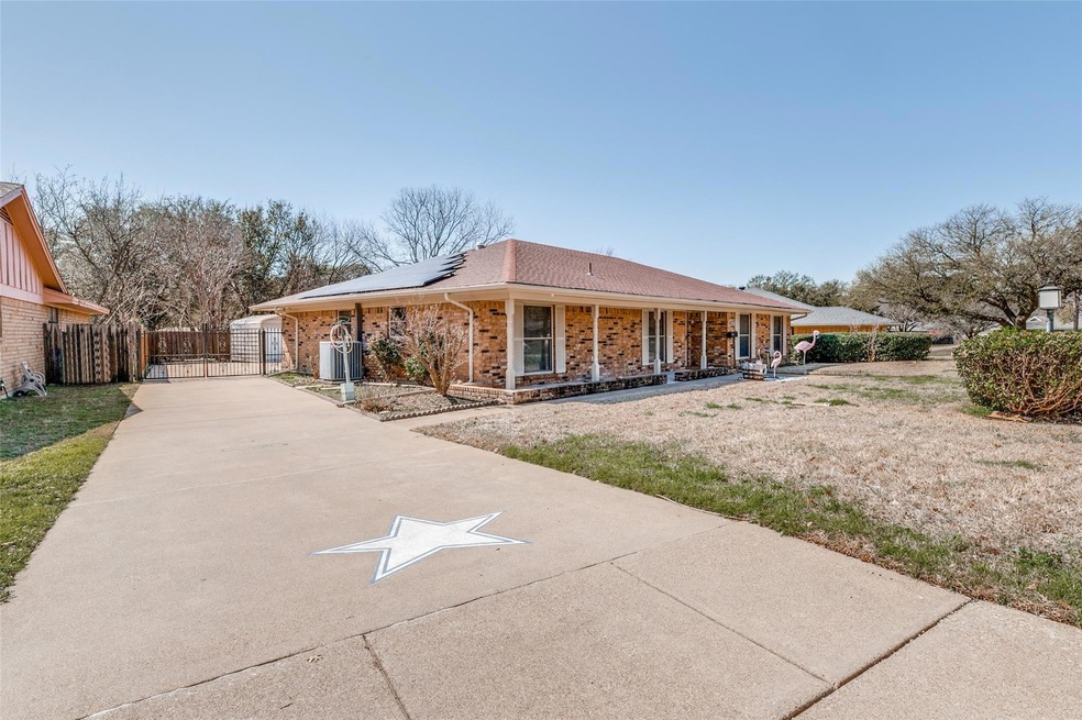 4117 Alicante Ave, Fort Worth, TX 76133 - photo 1