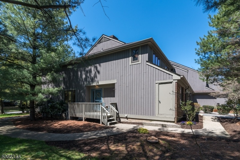 136 Emerson Ct unit 136, Mahwah, NJ 07430 - photo 1