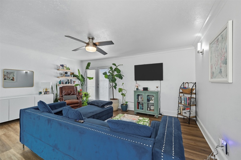 5927 E University Blvd unit 221, Dallas, TX 75206 - photo 1