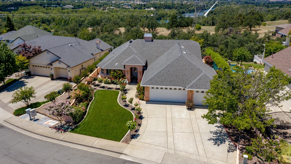 832 River Bend, Redding