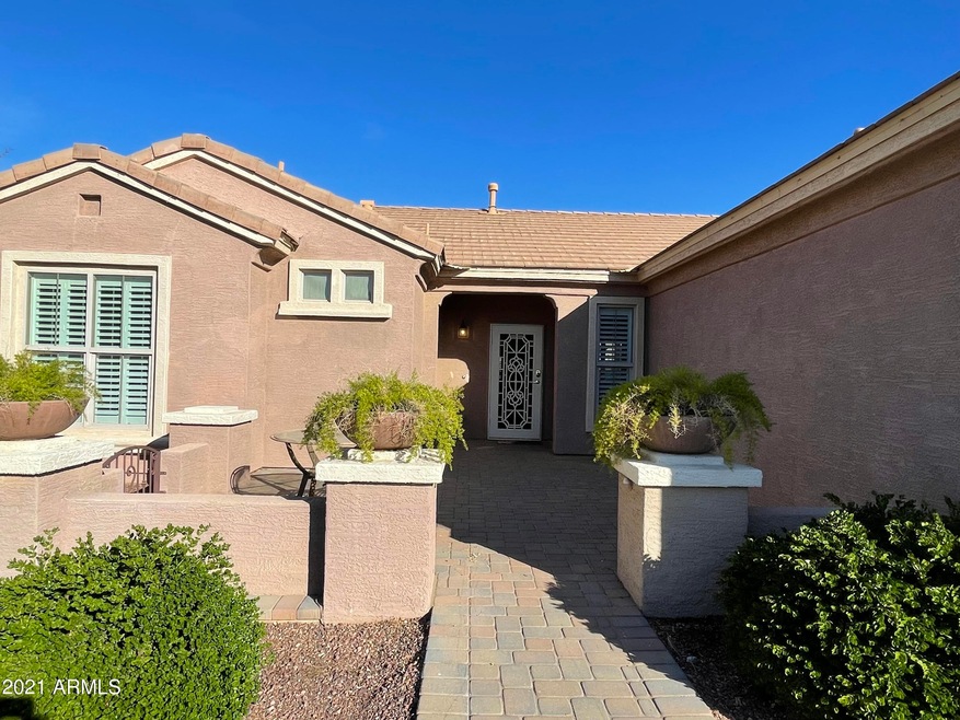 3016 E Palm Beach Dr