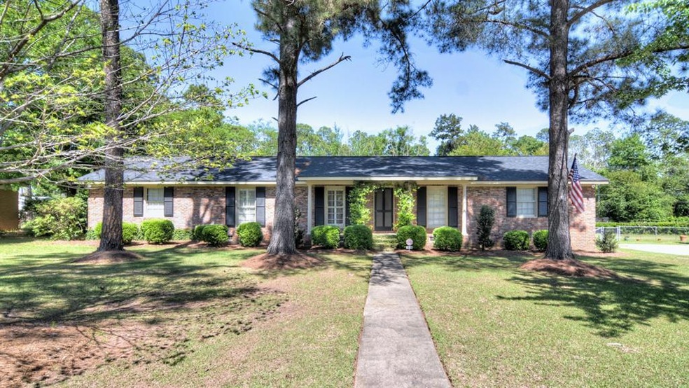 1818 Lullwater Rd, Albany, GA 31707 - photo 1