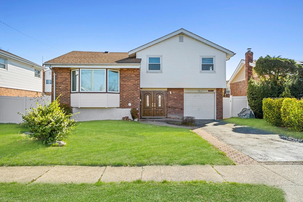 3217 Byrd Place, Baldwin, NY 11510 - photo 1