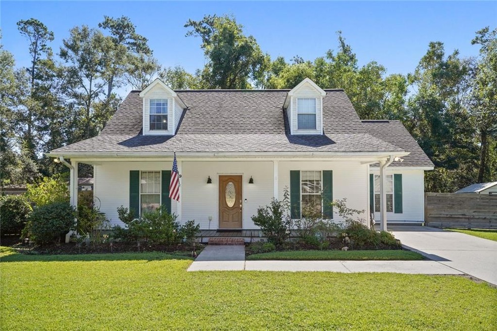 Pretty home on 19 Pecan Grove Court!
