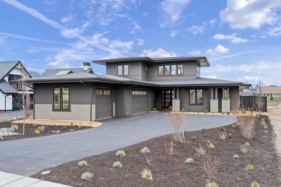 3273 NW Celilo Ln, Bend, OR 97703 - photo 1