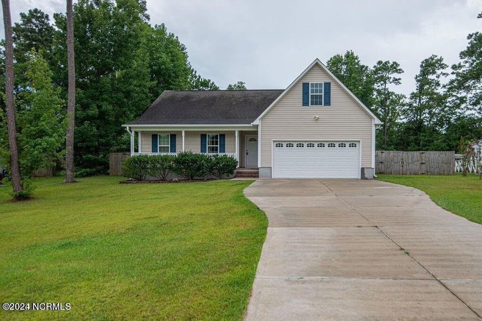 112 Emerald Cove Ct, Holly Ridge, NC 28445 - photo 1