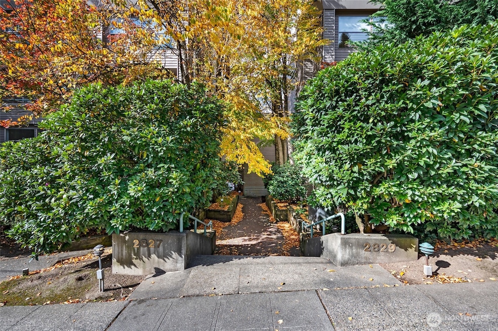 2827 Franklin Ave E unit N9, Seattle, WA 98102 - photo 1
