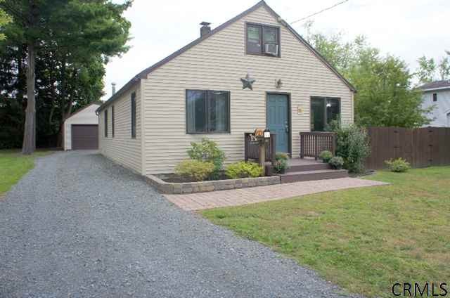 11 Phillips Rd, Rensselaer, NY 12144 - photo 1