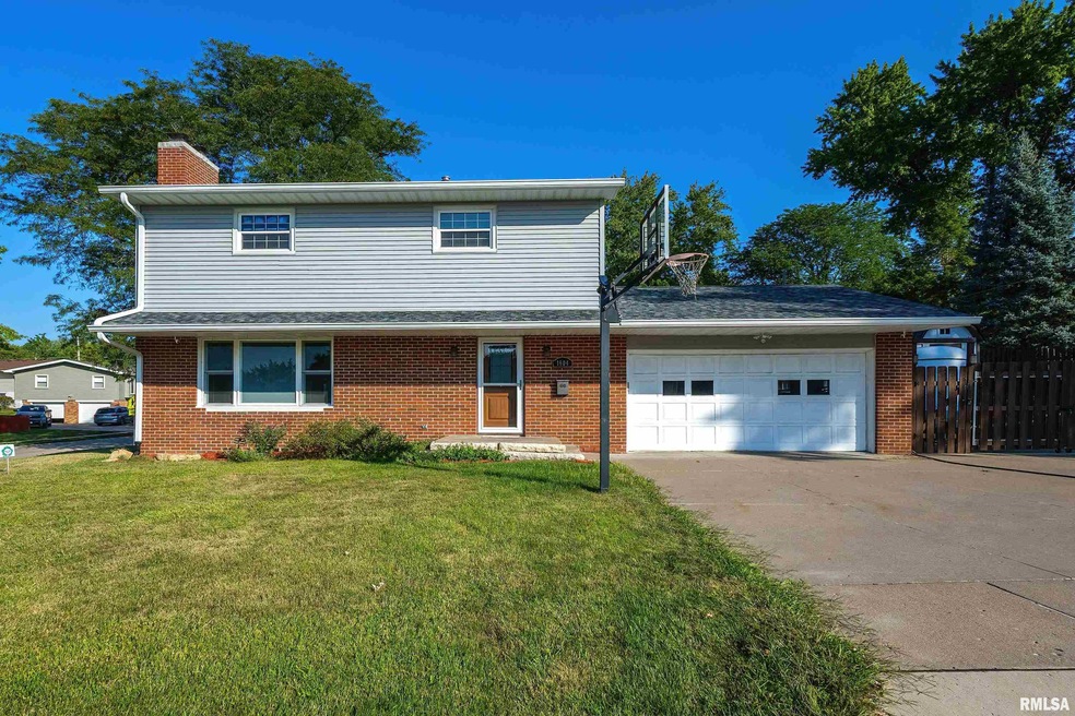 1604 Hillcrest Ave, Bettendorf, IA 52722 - photo 1