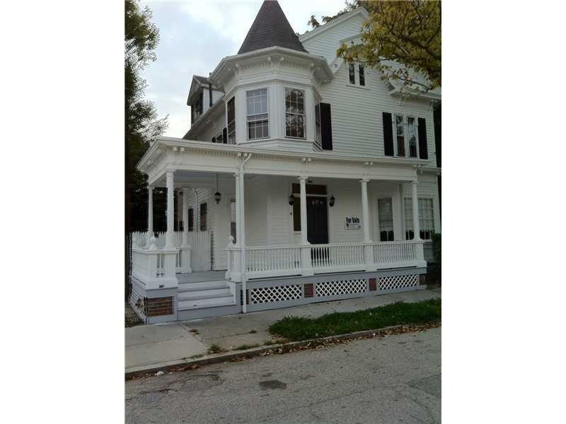 4 Roanoke St, Providence, RI 02908 - photo 1