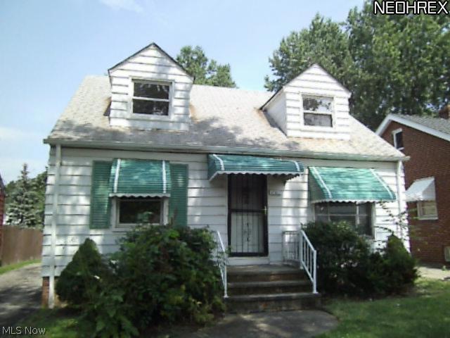 17601 Mapleboro Ave, Maple Heights, OH 44137 - photo 1