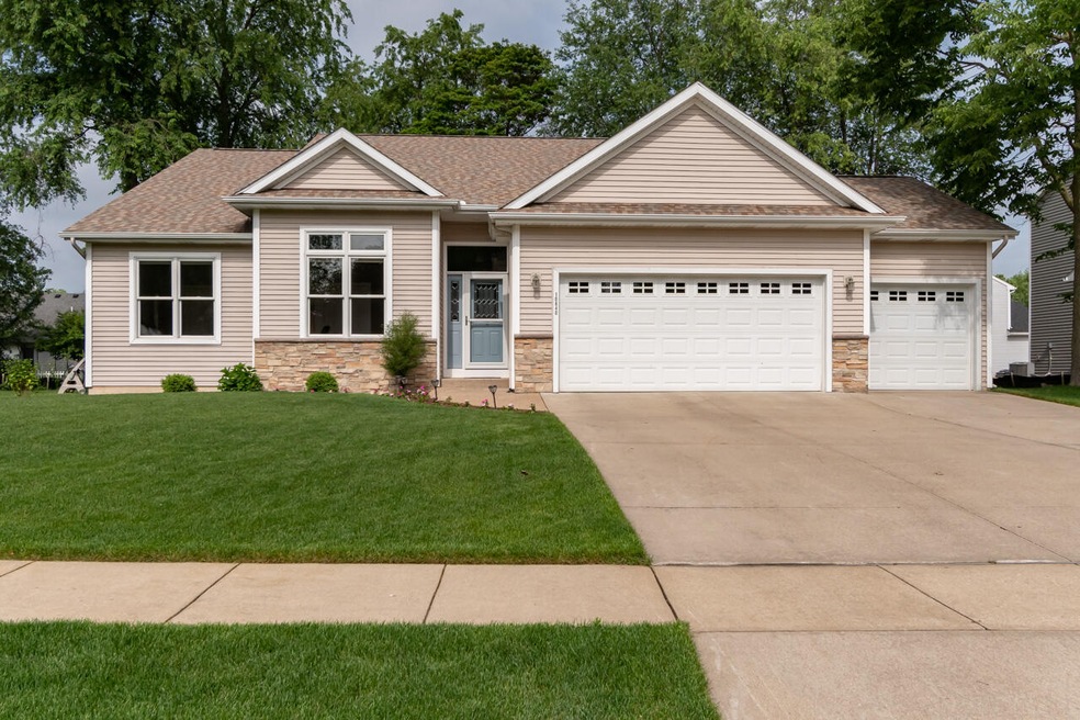 10840 Poplar Bluff Ct, Portage, MI 49024 - photo 1