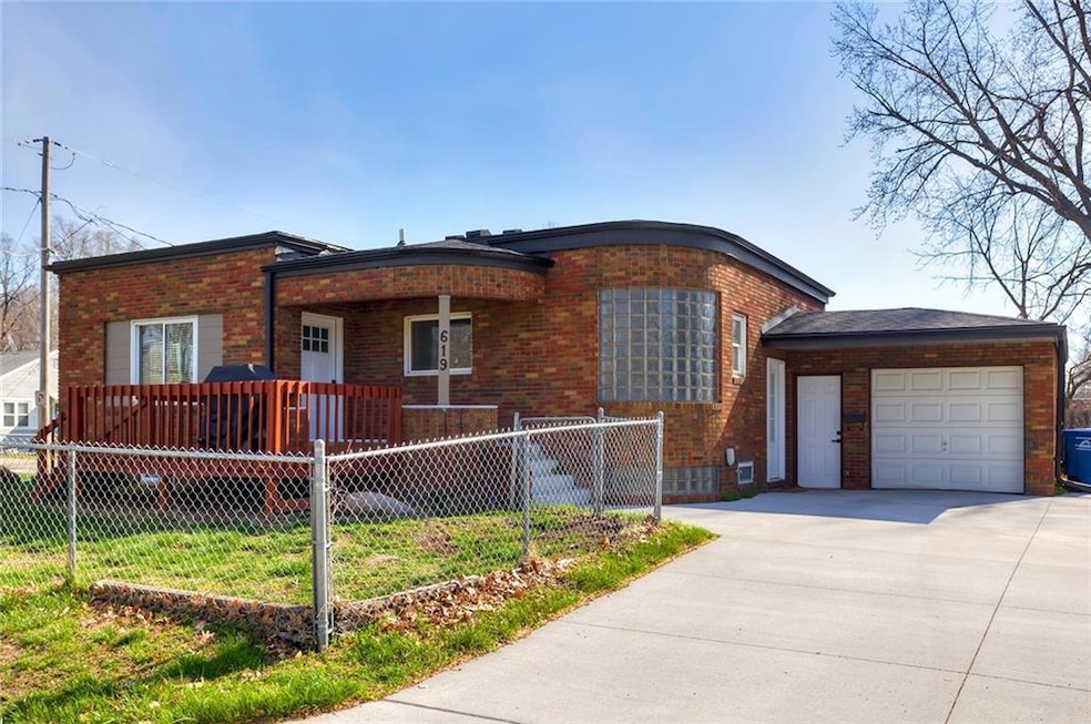619 E 29th St, Des Moines, IA 50317 - photo 1
