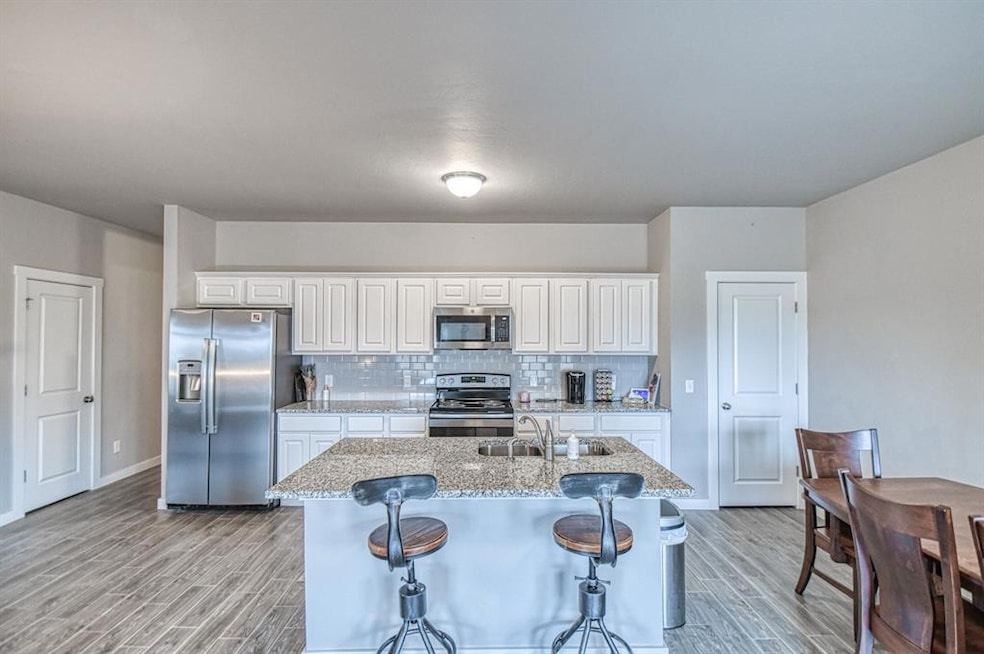 15975 Trailhead Rd, McLoud, OK 74851 - photo 1