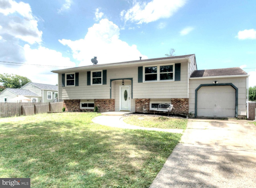 602 Hobart Dr, Clementon, NJ 08021 - photo 1