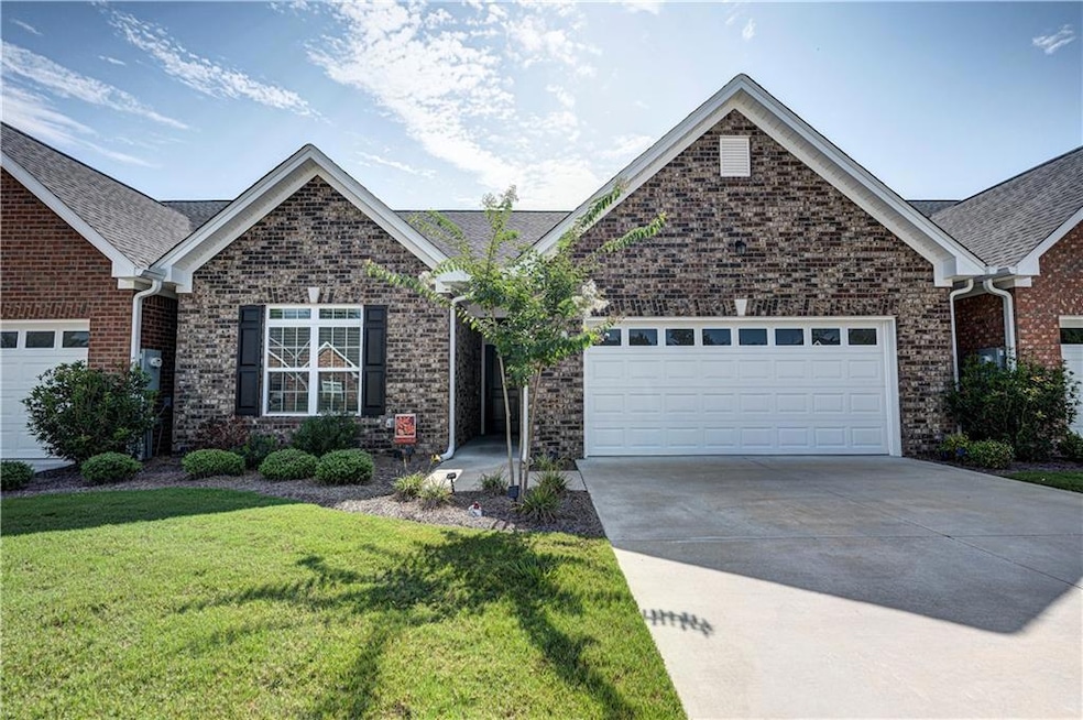 206 Patriots Row SW, Calhoun, GA 30701 - photo 1