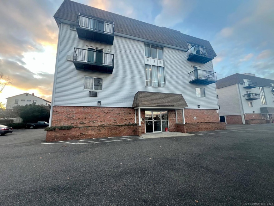 155 Short Beach Rd unit 205, Stratford, CT 06615 - photo 1