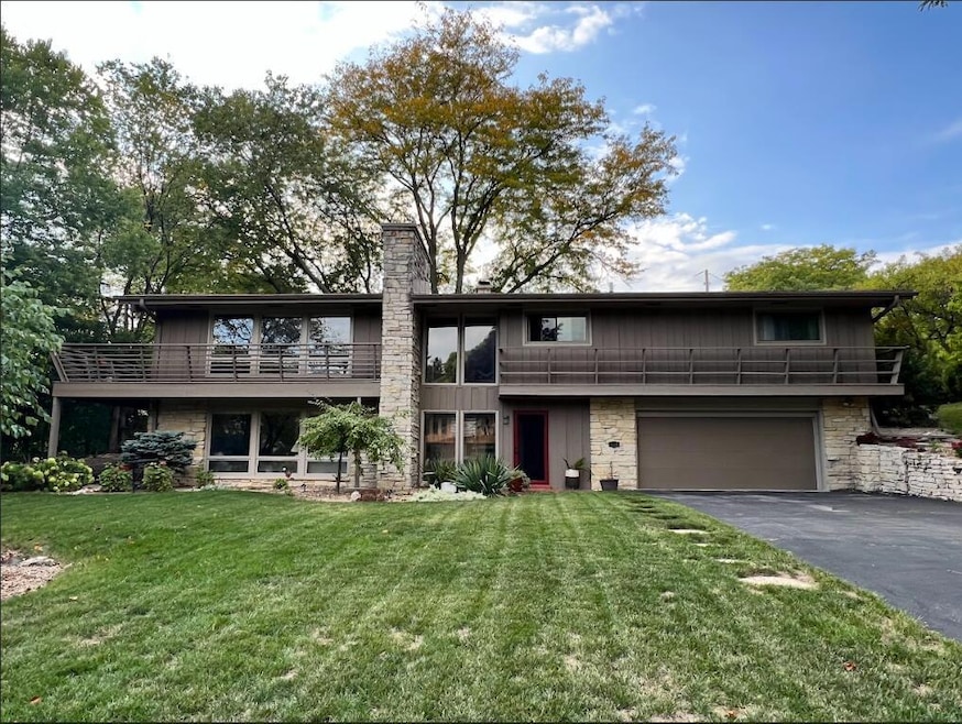 Exterior Photo - N 169th St