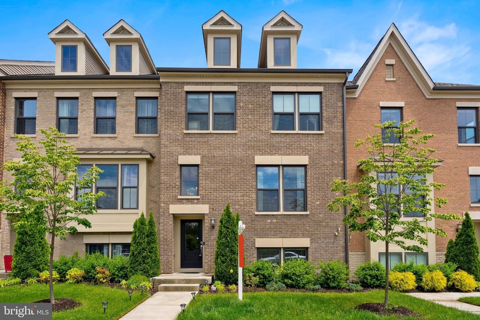 3754 Signal Knob Ct, Falls Church, VA 22041 - photo 1