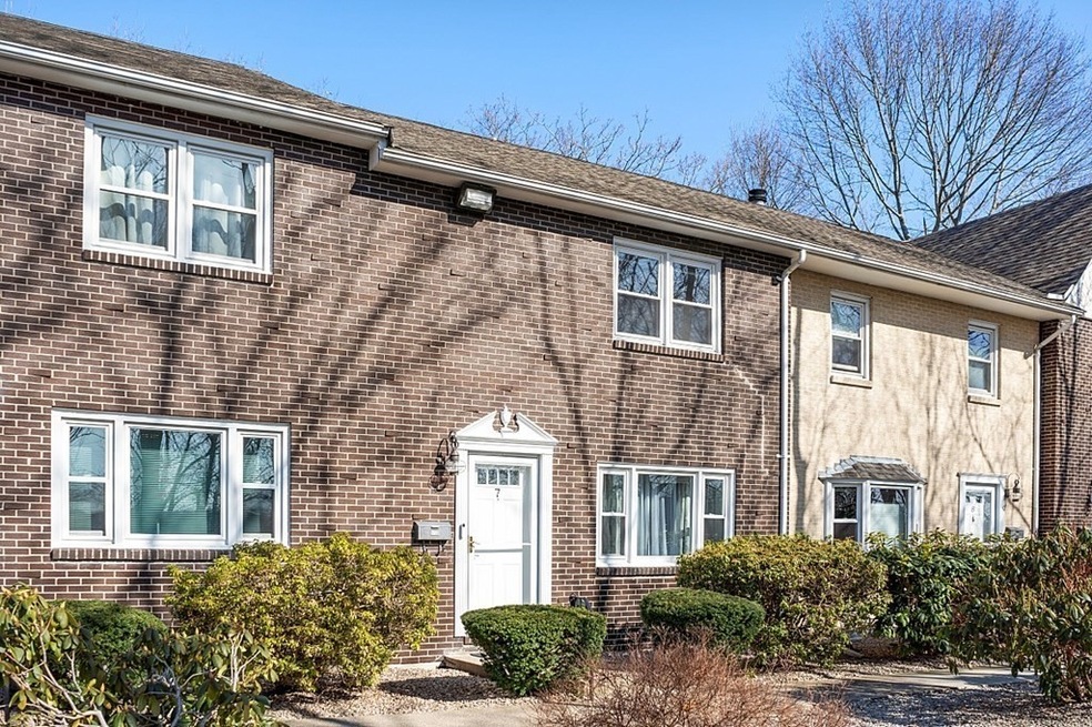 55 Tinson Rd unit 7, Quincy, MA 02169 - photo 1
